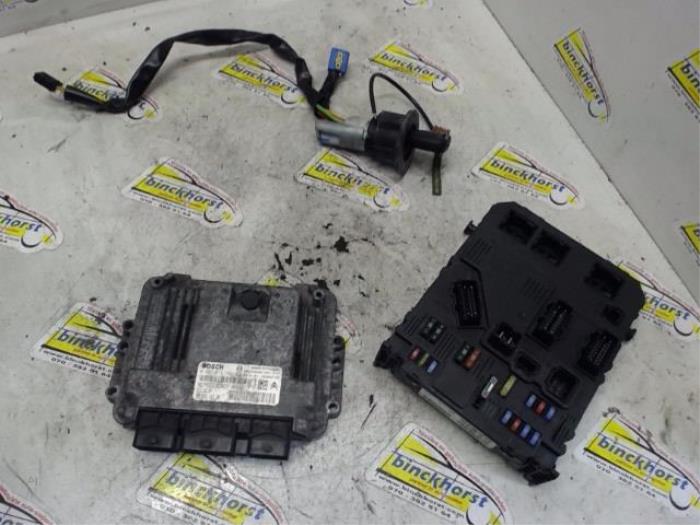 Used Ignition lock + computer Peugeot 206 SW (2E/K) 1.4 HDi Price € 105,00 Margin scheme offered by Binckhorst BV