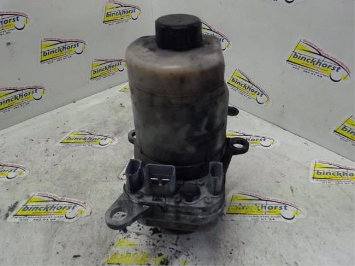 Usagé Pompe de direction Ford Focus 2 1.6 TDCi 16V 110 Prix € 78,75 Règlement à la marge proposé par Binckhorst BV