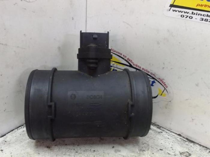 Airflow meter from a Opel Vectra C 2.0 DTI 16V 2002