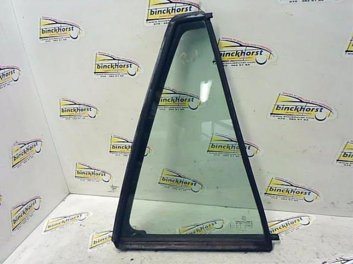 Usados Ventanilla triangular derecha detrás Peugeot 406 Break (8E/F) 2.2 16V Precio € 31,50 Norma de margen ofrecido por Binckhorst BV