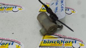Used Rear screen washer pump Honda Civic (EG) 1.5 DXi,LSi 16V Price € 15,75 Margin scheme offered by Binckhorst BV