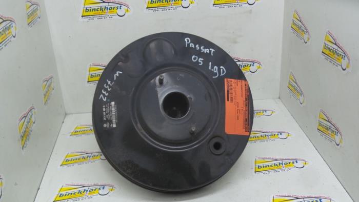 Usagé Servo frein Volkswagen Passat (3C2) 1.9 TDI Prix € 52,50 Règlement à la marge proposé par Binckhorst BV