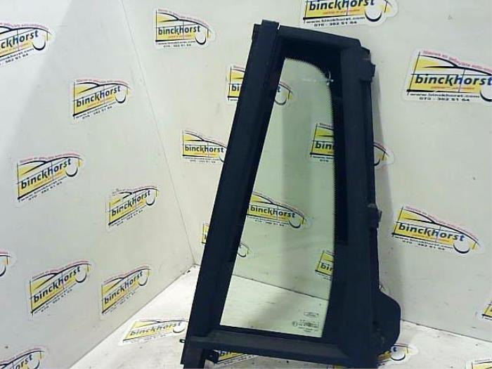 Usados Ventanilla triangular izquierda detrás Ford Mondeo III Wagon 1.8 16V Precio € 26,25 Norma de margen ofrecido por Binckhorst BV