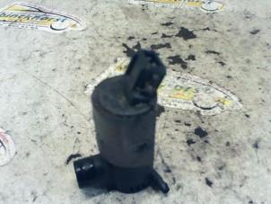Usados Bomba de limpiaparabrisas delante Ford Transit Connect 1.8 TDCi 75 Precio € 15,75 Norma de margen ofrecido por Binckhorst BV