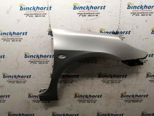 Used Front wing, right Peugeot 307 SW (3H) 1.6 HDiF 110 16V Price € 63,00 Margin scheme offered by Binckhorst BV