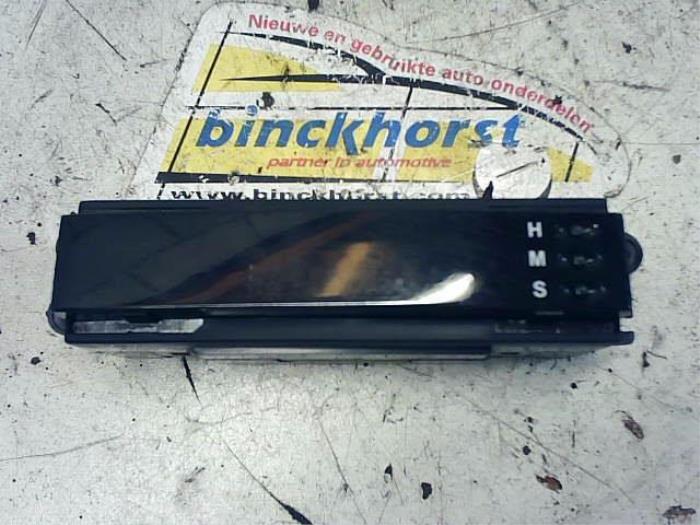 Begagnade Klocka Chevrolet Nubira (J200) 1.8 16V Pris € 26,25 Marginaltabell erbjuds av Binckhorst BV