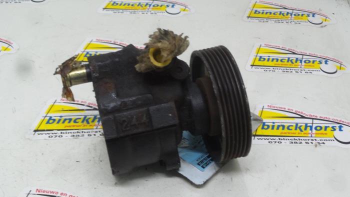 Usagé Pompe de direction Renault Laguna I (B56) 1.8 RN,RT Prix € 42,00 Règlement à la marge proposé par Binckhorst BV
