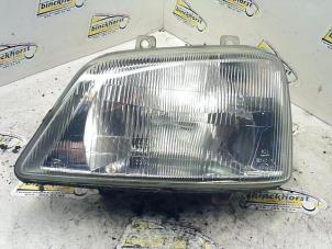 Used Headlight, left Daihatsu Terios (J1) 1.3 16V 4x4 Price € 42,00 Margin scheme offered by Binckhorst BV