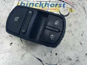 Gebrauchte Elektrisches Fenster Schalter Opel Corsa D 1.2 16V Preis € 26,25 Margenregelung angeboten von Binckhorst BV