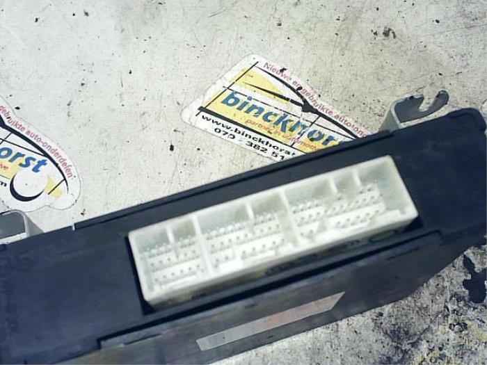 Serrure de contact + ordinateur d'un Suzuki Liana (ERC/ERD/RH4) 1.6 MPi 16V 2003