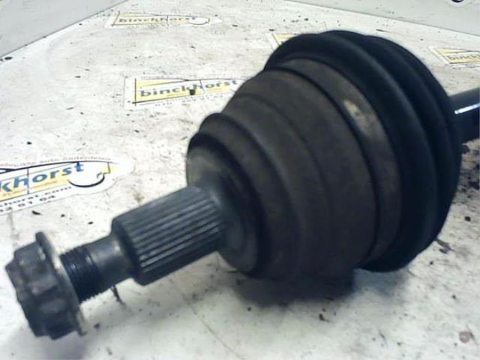 Front drive shaft, left from a Audi A3 (8L1) 1.8 20V 1997