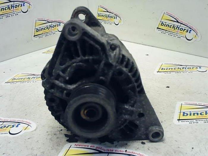 Usagé Dynamo Nissan Micra (K11) 1.0 L,LX 16V Prix € 36,75 Règlement à la marge proposé par Binckhorst BV