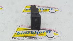 Usados Interruptor faro lhv Mazda 626 (GF14) 1.8i 16V Precio € 10,50 Norma de margen ofrecido por Binckhorst BV