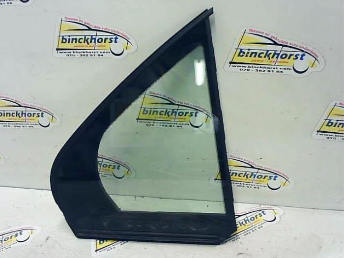 Usados Ventanilla triangular derecha detrás Honda Legend (KB1/2) 3.5i V6 24V SH-AWD Precio € 36,75 Norma de margen ofrecido por Binckhorst BV