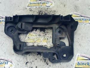 Used Rear bumper bracket, left Volkswagen CC (358) 2.0 TDI 16V BlueMotion Technology Price € 15,75 Margin scheme offered by Binckhorst BV