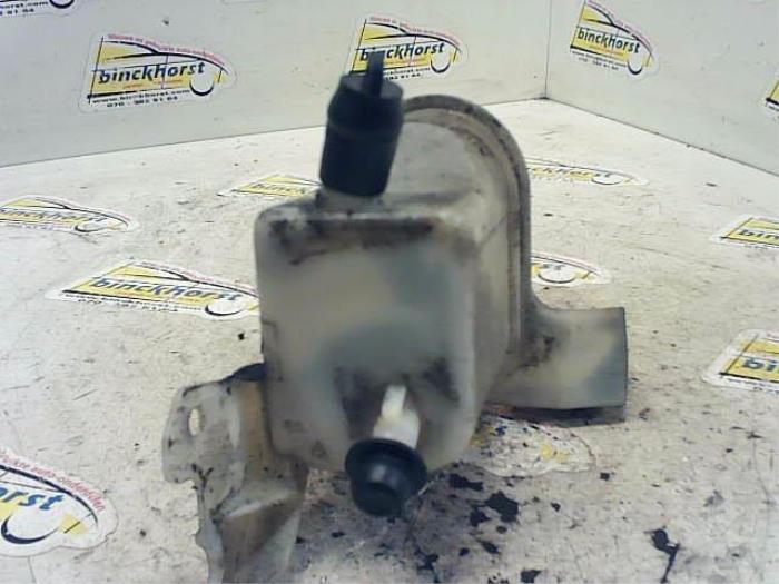 Power steering fluid reservoir from a Peugeot Bipper (AA) 1.3 HDI 2011