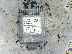 Used Cooling fin relay Mercedes A (W168) 1.7 A-170 CDI 16V Price € 36,75 Margin scheme offered by Binckhorst BV