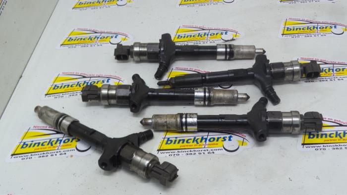 Usagé Injecteurs Renault Espace (JK) 3.0 dCi V6 24V Prix € 420,00 Règlement à la marge proposé par Binckhorst BV