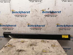 Used Sliding door rail, left Mercedes Vito (639.7) 3.0 122 CDI V6 24V Price € 62,25 Inclusive VAT offered by Binckhorst BV