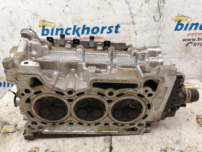 Cylinder head from a Smart Forfour (453) 1.0 12V 2018