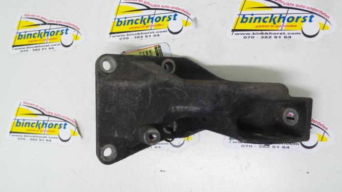 Used Engine mount BMW 3 serie Touring (E46/3) 318i 16V Price € 21,00 Margin scheme offered by Binckhorst BV