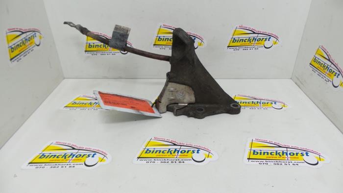 Used Engine mount BMW 3 serie Touring (E46/3) 318i 16V Price € 21,00 Margin scheme offered by Binckhorst BV