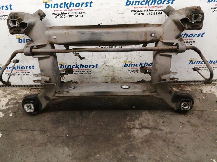 Usados Subchasis Mercedes S (W220) 5.0 S-500 V8 24V Precio € 157,50 Norma de margen ofrecido por Binckhorst BV