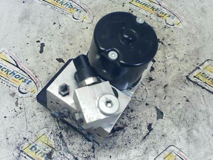 Used ABS pump Mercedes S (W220) 5.0 S-500 V8 24V Price € 93,45 Margin scheme offered by Binckhorst BV