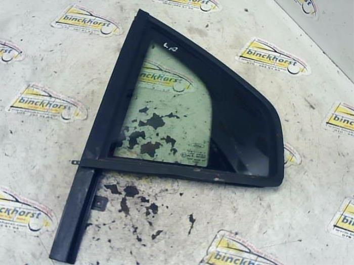 Dreieckfenster links hinten van een Ford Mondeo III 1.8 16V 2001