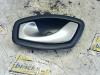 Rear door handle 4-door, left from a Renault Clio IV (5R), 2012 / 2021 0.9 Energy TCE 90 12V, Hatchback, 4-dr, Petrol, 898cc, 66kW (90pk), FWD, H4B408; H4BB4, 2015-07 / 2021-08, 5R22; 5R24; 5R32; 5R2R; 5RB2; 5RD2; 5RE2; 5RH2 2017