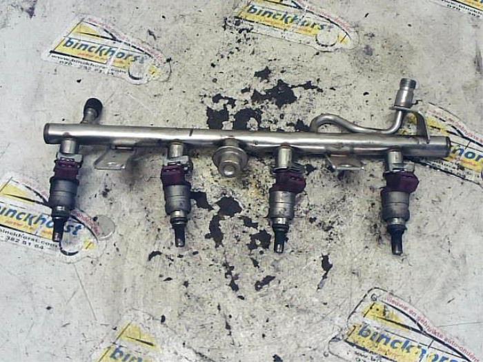 Usagé Système d'injection Mercedes C (W203) 1.8 C-200K 16V Prix € 84,00 Règlement à la marge proposé par Binckhorst BV