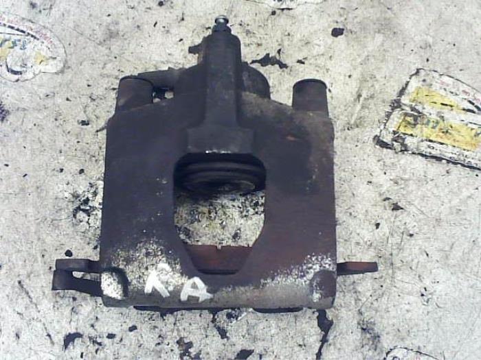 Gebrauchte Bremszange rechts hinten Chrysler Voyager/Grand Voyager (RG/RS) 2.4i 16V Preis € 42,00 Margenregelung angeboten von Binckhorst BV