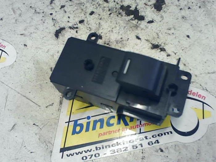 Usados Interruptor de ventanilla eléctrica Honda Insight (ZE2) 1.3 16V VTEC Precio € 10,50 Norma de margen ofrecido por Binckhorst BV