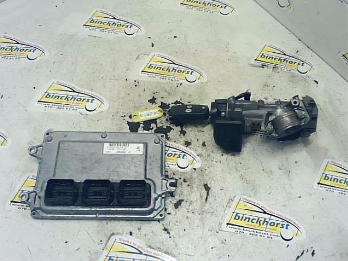 Used Ignition lock + computer Honda Insight (ZE2) 1.3 16V VTEC Price € 141,75 Margin scheme offered by Binckhorst BV