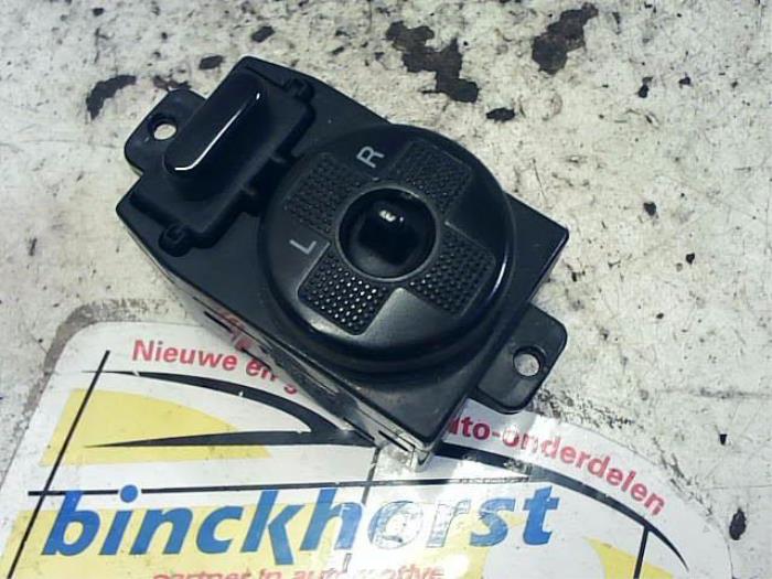 Begagnade Spegelspak Kia Carnival 2 (FIB/FLD) 2.9 HPDi 16V Pris € 15,75 Marginaltabell erbjuds av Binckhorst BV