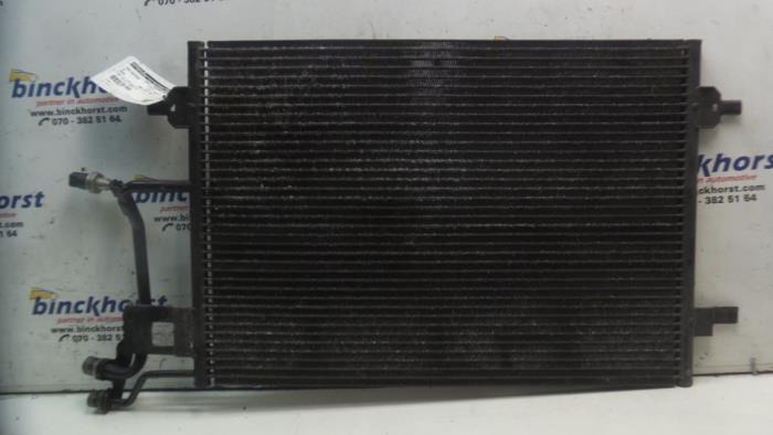Chlodnica klimatyzacji z Volkswagen Passat (3B2) 2.3 VR5 2000
