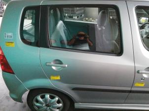 Used Rear door 4-door, right Daihatsu YRV (M2) 1.3 16V DVVT Price € 52,50 Margin scheme offered by Binckhorst BV