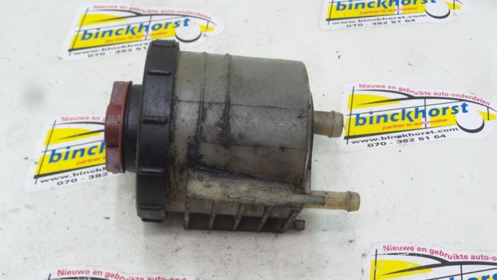 Begagnade Styrservotank Volkswagen Transporter/Caravelle T4 2.4 D,Caravelle Pris € 15,75 Marginaltabell erbjuds av Binckhorst BV