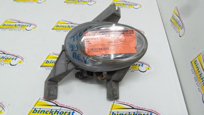 Używane Halogen prawy Opel Tigra (75) 1.4i 16V Cena € 10,50 Procedura marży oferowane przez Binckhorst BV