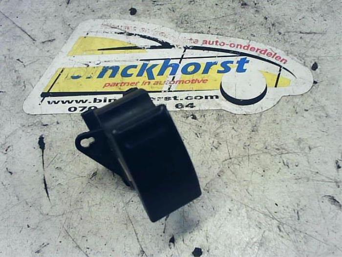 Usados Interruptor de ventanilla eléctrica Honda Shuttle (RA) 2.3i LS,ES 16V Precio € 10,50 Norma de margen ofrecido por Binckhorst BV