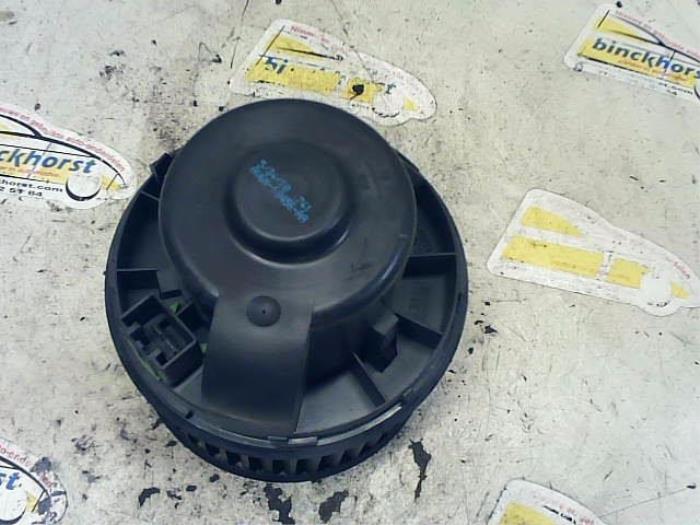 Heating and ventilation fan motor from a Ford Grand C-Max (DXA) 1.6 Ti-VCT 16V 2010
