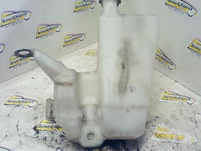 Depósito de lavaparabrisas delante de un Nissan Primastar 2.5 dCi 150 16V 2007