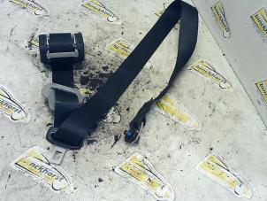 Used Rear seatbelt, left Nissan Primastar 2.5 dCi 150 16V Price € 42,00 Margin scheme offered by Binckhorst BV