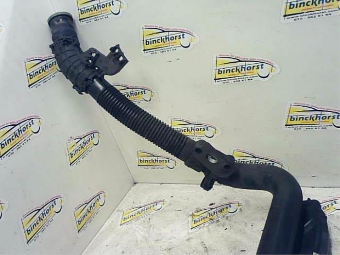 Fuel tank filler pipe from a Fiat Grande Punto (199) 1.4 T-Jet 16V 2008