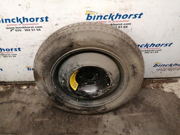 Space-saver spare wheel from a Mercedes-Benz ML I (163) 270 2.7 CDI 20V 2004