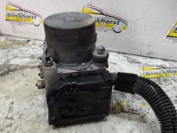 ABS pump from a Peugeot 307 SW (3H) 1.6 16V 2004