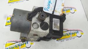 Bloc ABS d'un Peugeot 406 Break (8E/F) 2.0 HDi 90 2000