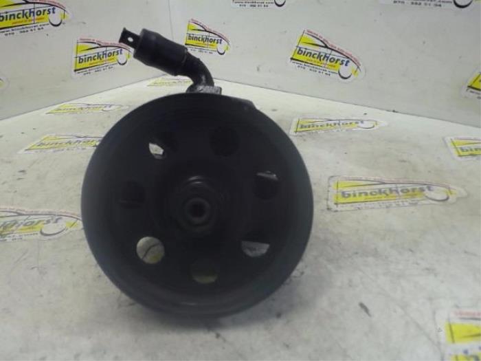 Usagé Pompe de direction Ford Focus 1 Wagon 1.8 TDCi 100 Prix € 36,75 Règlement à la marge proposé par Binckhorst BV