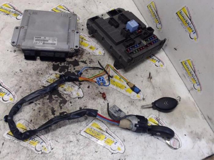 Used Ignition lock + computer Citroen C5 I Break (DE) 2.2 HDi 16V FAP Price € 131,25 Margin scheme offered by Binckhorst BV