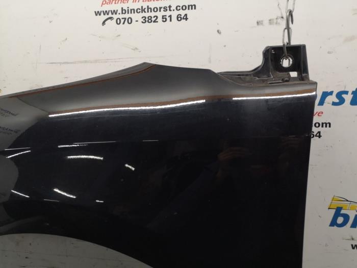 Front wing, left from a Citroën C4 Berline (LC) 2.0 HDi 16V 138 2008